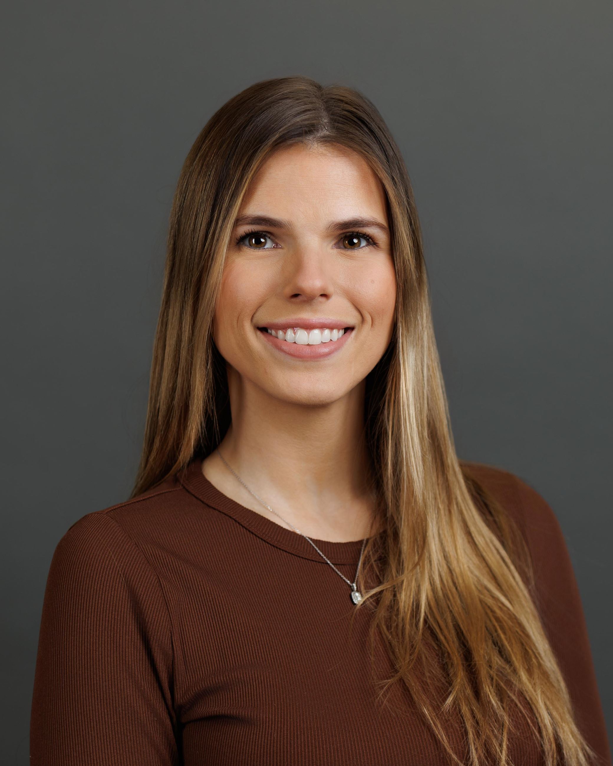 MAL53694 Emina M_vF-E hi